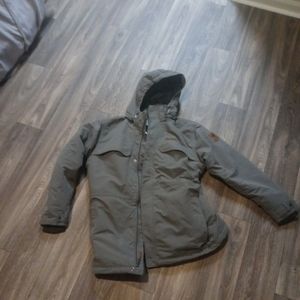 Mens columbia coat water proof and insulated